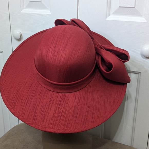 Millerney Hat Collection - Picture 6 of 13